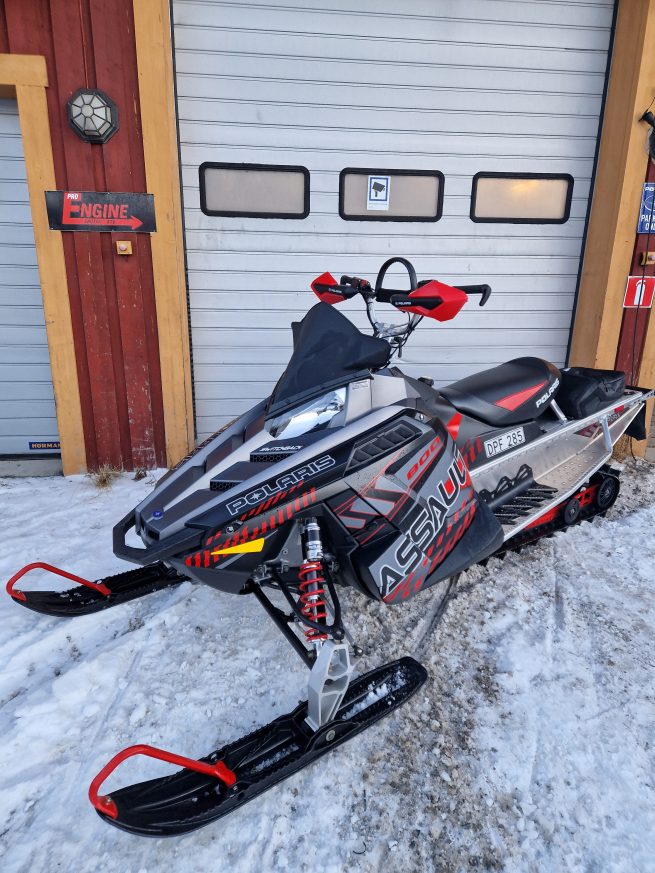 Polaris 800 Switchback Assault 144