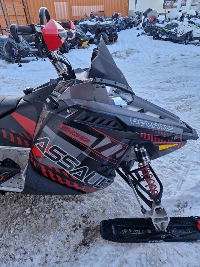 Polaris 800 Switchback Assault 144 - Bild 4